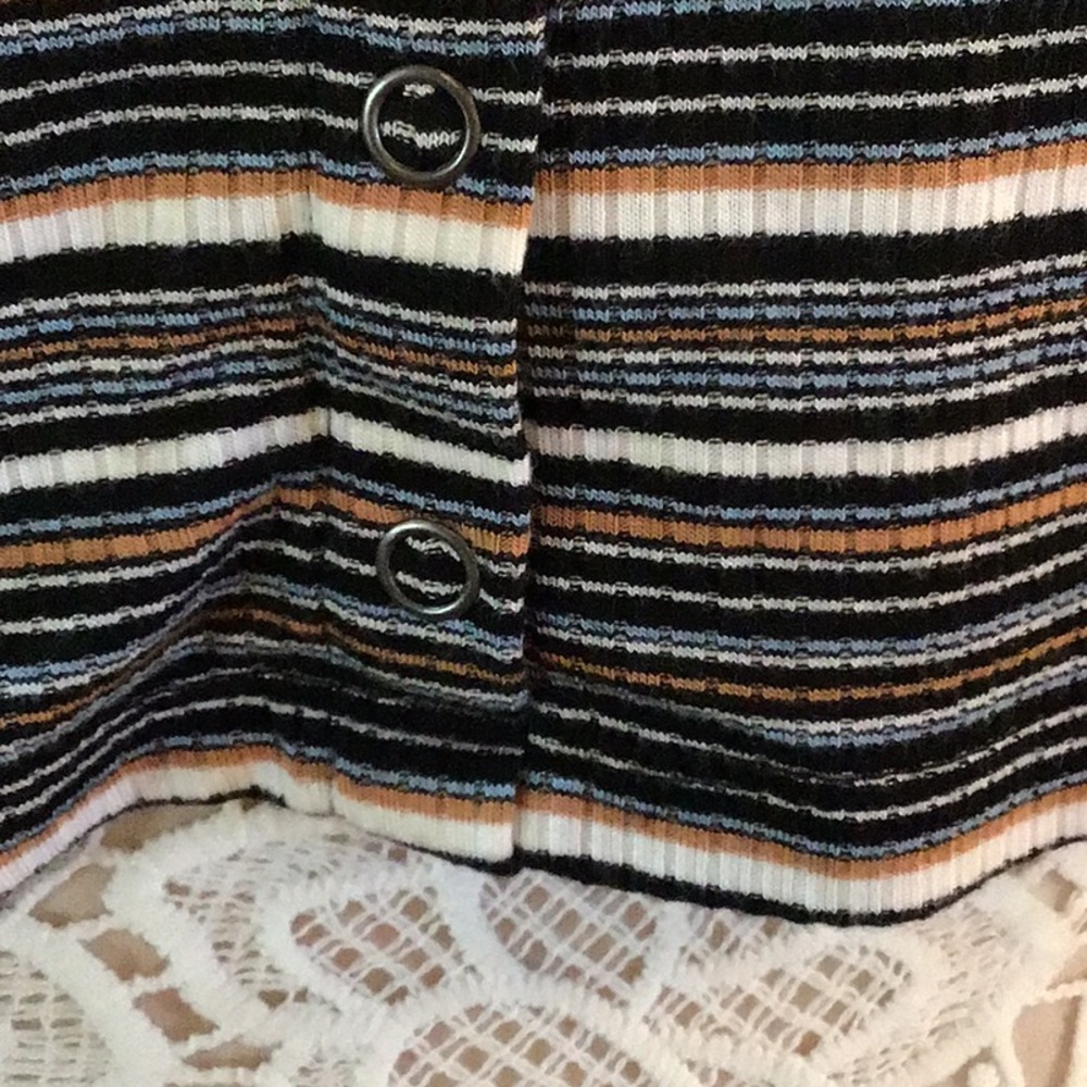 351 ✨EUC Bundle of 2 American Eagle Striped Crop Tanks✨ - Picture 5 of 12